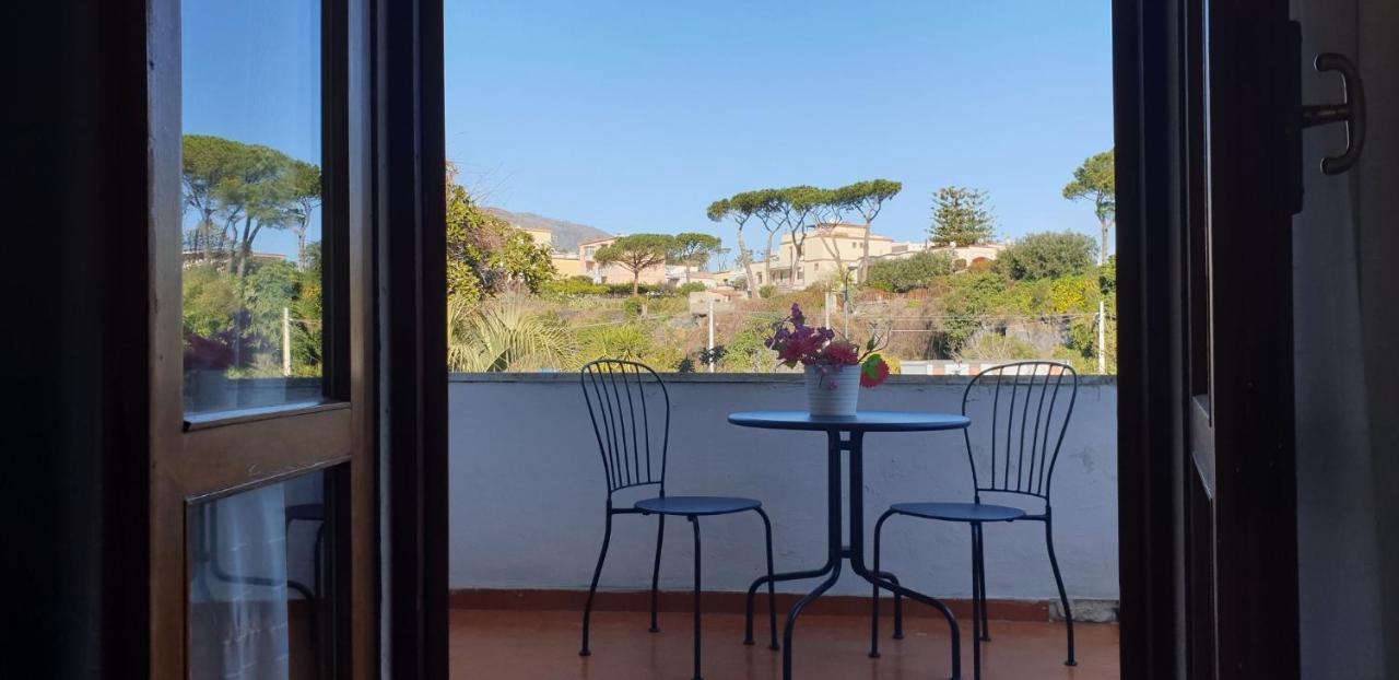 B&B Il Giardino Di Villa Anna Trecase Luaran gambar